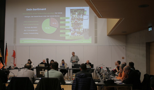 Kai Rebmann bei der Vorstellung seines Narversorgungskonzepts im Gemeinderat (Foto: Zachmann)