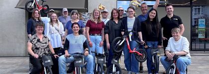 Das Fördi Remchingen e.V. Team und Christian Schäfer (Lucky Bike Filialleiter Remchingen) bei der Spendenübergabe. 