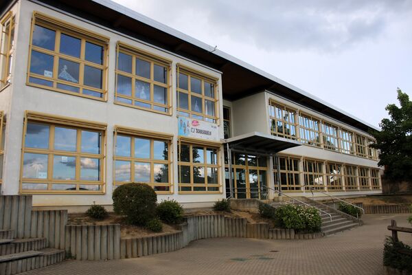Den Forsteinrichtungsplan für die kommenden zehn Jahre in Remchingen präsentierten der stellvertretende Forstamtsleiter Michael Gerster (von links), Bürgermeisterin Julia Wieland, Försterin Sarah Zwerenz und Forsteinrichter Oliver Braun. Foto: Zachmann 