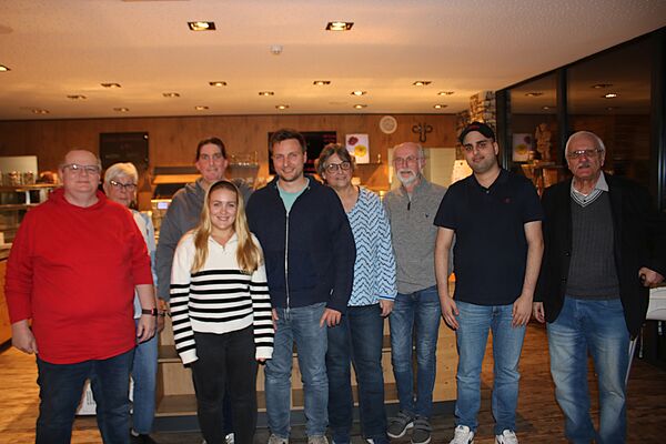 Jana Waldhauer (Vierte von links). Sie übernimmt das Amt von Barbara Reips (dahinter). Foto: Zachmann