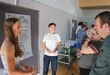 Wünsche und Anregungen für noch mehr Wohlfühlcharakter in der Gemeinde präsentierte der Remchinger Achterrat dem Gemeinderat – hier die beiden Achtklässler Johanna (von links) und Mika mit den Gemeinderäten Gabriele Ulrich, Justine Leonhardt und Sascha Rebmann. Foto: Zachmann 