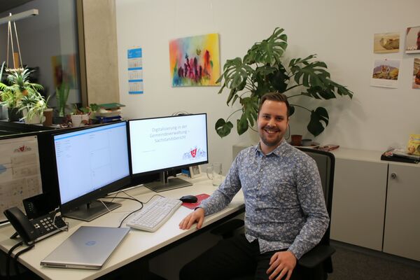 Viele Ideen für papierlose Prozesse hat der Remchinger Digitalisierungsbeauftragte Marvin Keller. Foto: Zachmann 